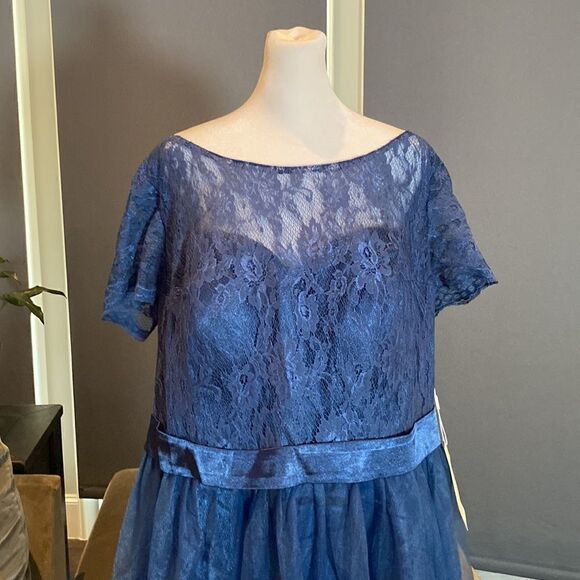 Women’s Blue Full Length Tulle & Lace Sort Sleeve Bridesmaid Dress Size XL NWT - Picture 2 of 9